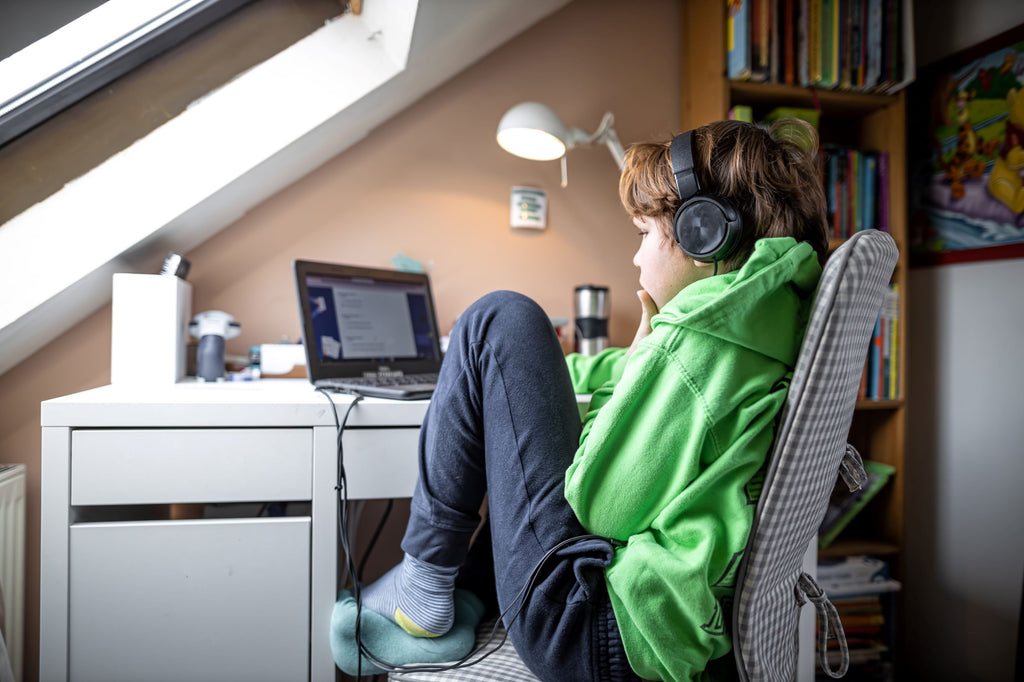 The challenges and benefits of home schooling for children